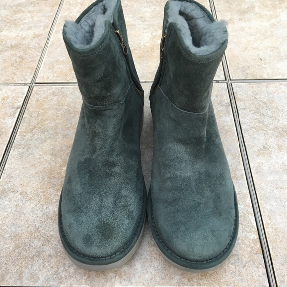 UGG Abree II Genuine Sheepskin Mini Boots 6 - Picture 3 of 12